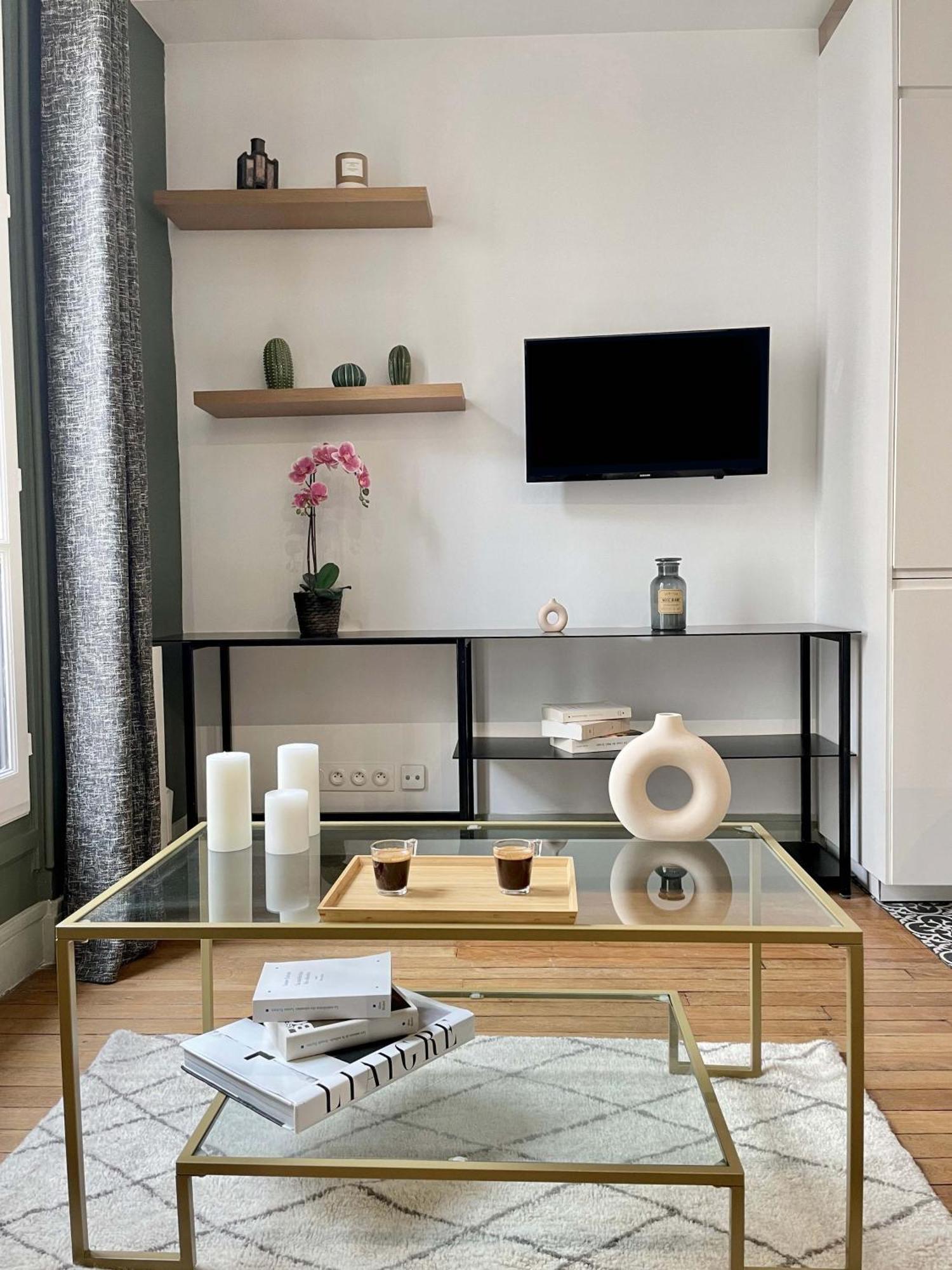 Eiffel Tower Stylish Retreat Parijs